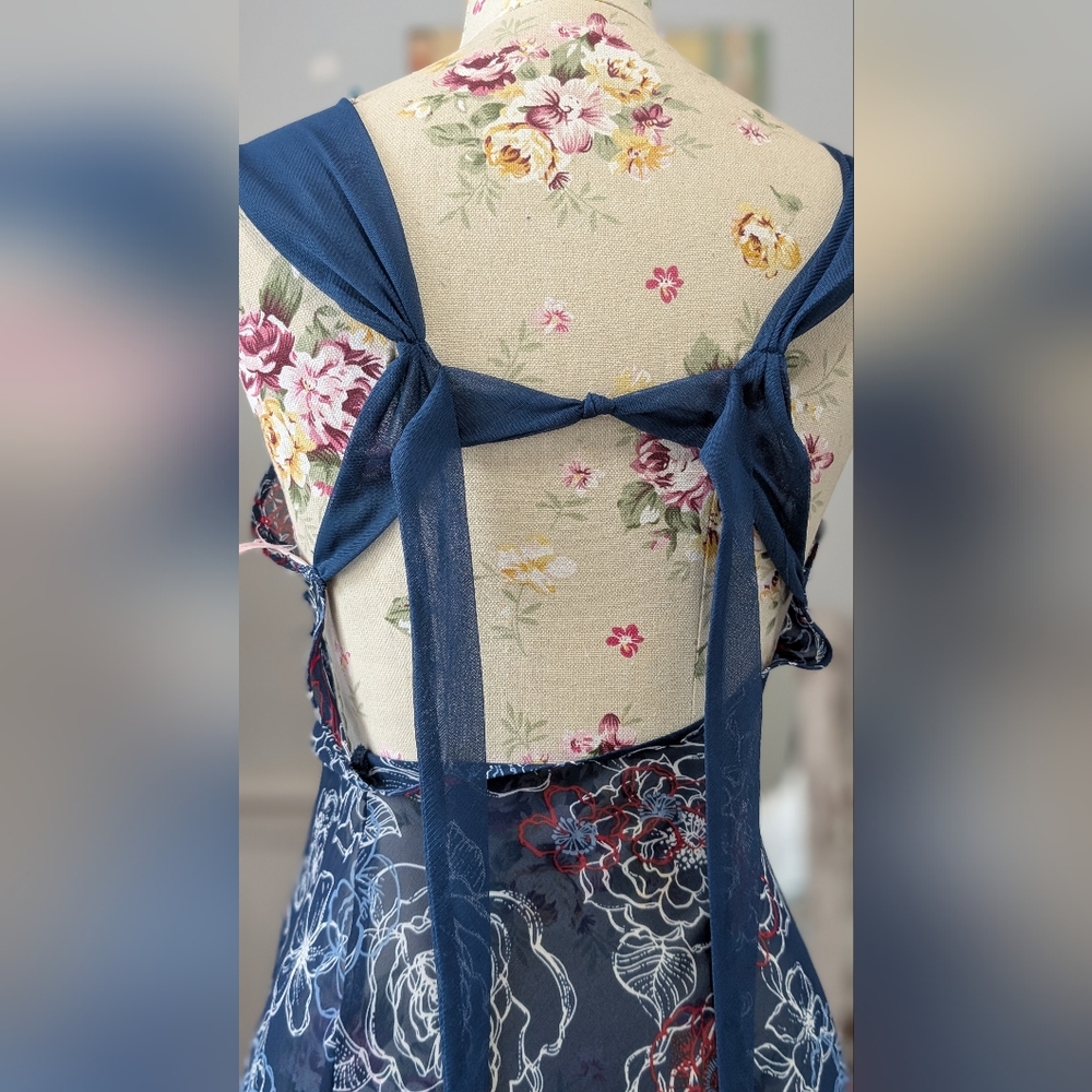 La Vie En Rose floral‎ Lace Nightgown - Blue and Red - Picture 8 of 9